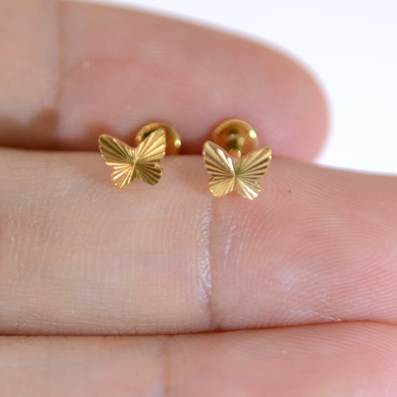 Лип стъд с пеперуден дизайн, G23 титан, Скулптурна обработка, Lip Ear, Персонализация