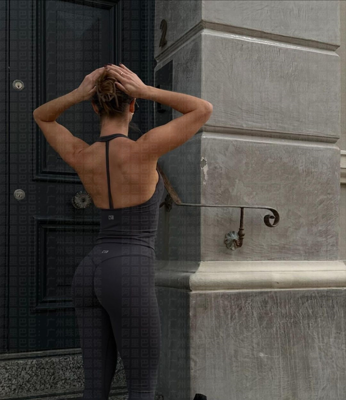 Fitness top za jogu i pilates, 3/4 košarica, srednje oblikovana košarica, fiksne dvostruke naramenice, jednodijelni dizajn; materijal: pamuk-mješavina (80% najlon) – za sve sezone