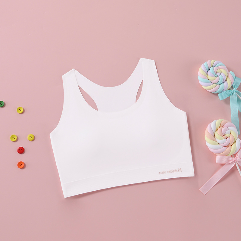 Dječji sportski top s fiksnim šalicama za pubertet — ice silk tkanina, glavni materijal: najlon, podstava od spandeksa, pune šalice, latex oblikovane čašice