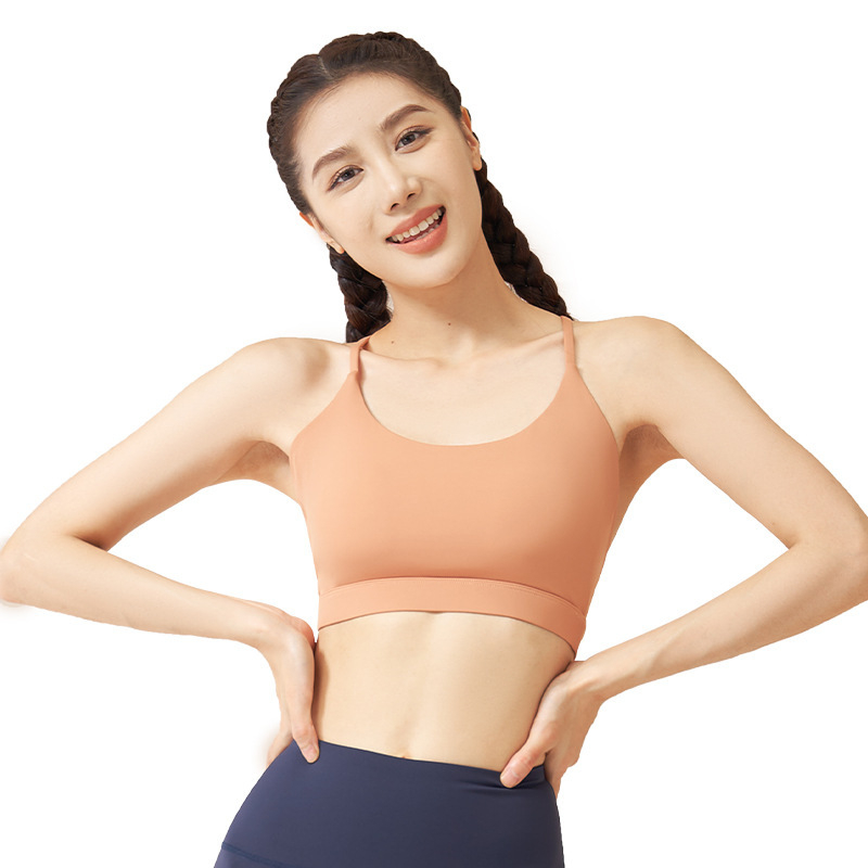 Sportski grudnjak za jogu i fitness s fiksnim halter vratom, jedinstven dizajn, 3/4 kupa, glavni materijal 78% najlon, podstava 22% spandex