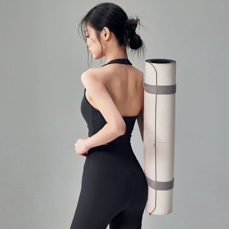 Jóga egyberészes, gyorsan száradó női sportmelltartó, párnázott, teljes kosár, közepes formázás, rögzített halter pántok, anyag: nylon 80% + spandex 20%