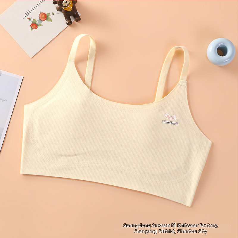 Fejlődő lányoknak készült varrat nélküli sportmelltartó, tubus felsőrésszel, habos, formázott kosárkákkal, merevítés nélkül, rögzített dupla vállpántok, hátformázó dizájn, Ice Silk anyagból