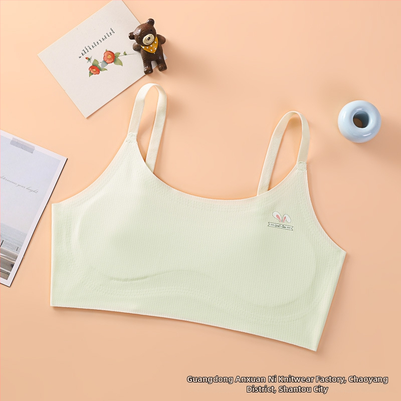 Fejlődő lányoknak készült varrat nélküli sportmelltartó, tubus felsőrésszel, habos, formázott kosárkákkal, merevítés nélkül, rögzített dupla vállpántok, hátformázó dizájn, Ice Silk anyagból