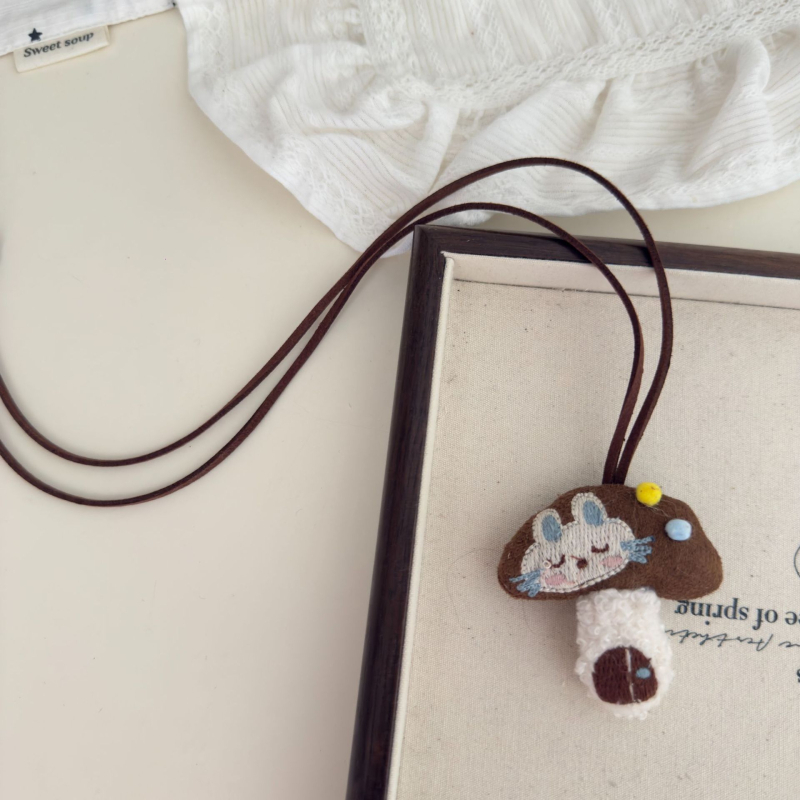 Kaelakee - käsitsi valmistatud plüüsloom lastele, kangasmaterjal, 2025 sügis, tootmise number 1139