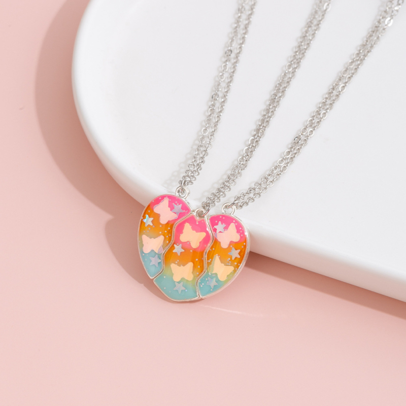 Südamekujuline sulamiga kaelakee ristkettaga, lastele animatsioonistiilis, vanusevahemik 3–6, 6–10 ja üle 10