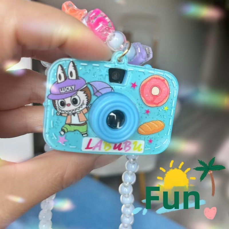 Kaelakee karikatüüriga ripats, plastik-resiin materjal, kunstlik kristall, pärlidega dekoratsioon