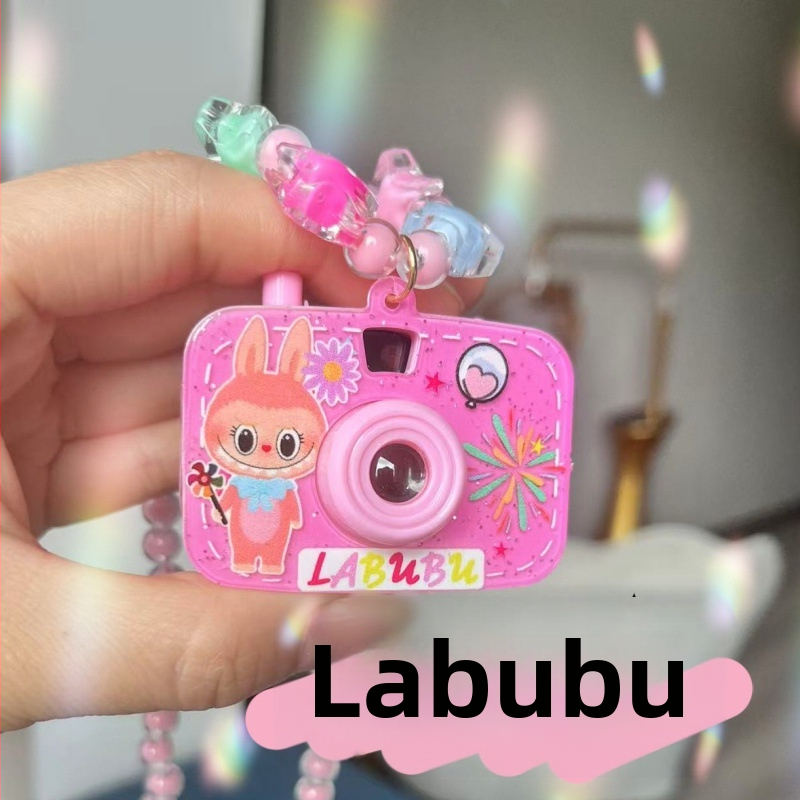 Kaelakee karikatüüriga ripats, plastik-resiin materjal, kunstlik kristall, pärlidega dekoratsioon