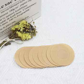 Μίας χρήσης επικολλητά προστατευτικά θηλών από μη υφαντό ύφασμα, αόρατα, υπερλεπτά, χωρίς ίχνη, σχήμα: στρογγυλό άνθος δαμάσκηνου, στυλ: σεξουαλικό.