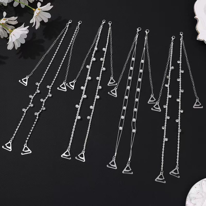 Plecu siksna apģērbam ar neizskatāmiem kristāliem un metāla pērlēm • Materiāls: titāna tērauds • Stils kods: 22105853830 • Izlaidums: 2024. gada vasara • Virsma: gluda, draudzīga ādai