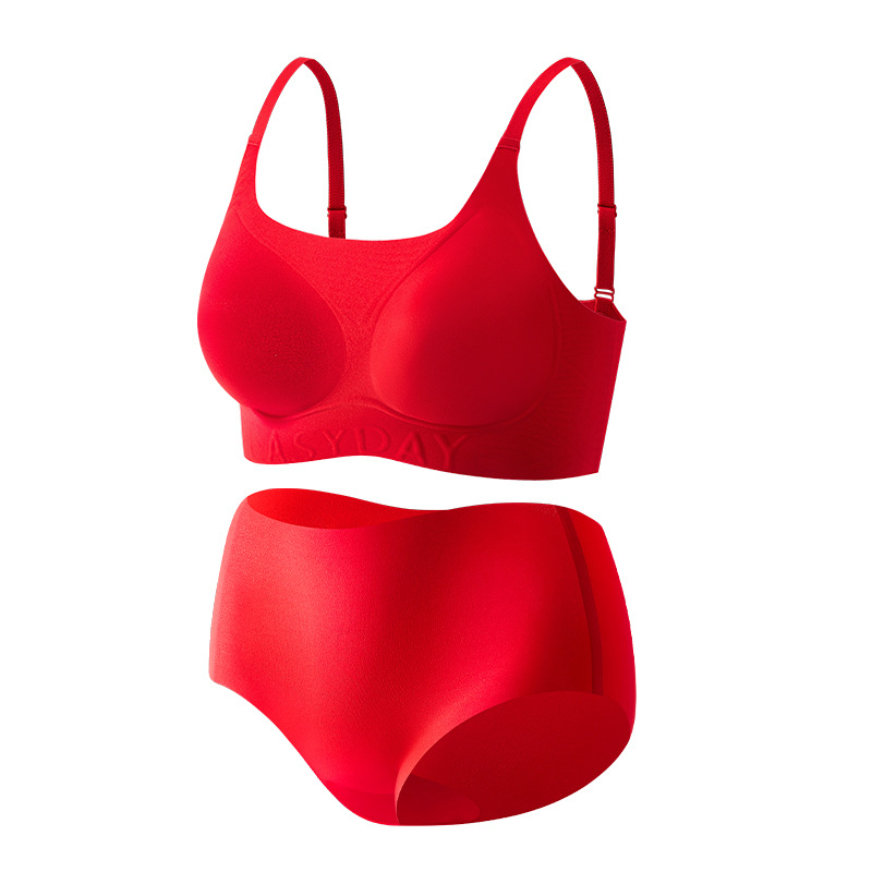 Bezvadu sieviešu krūšturis; 3/4 kauss; forma: augšdaļa plāna, apakšdaļa bieza; audums ar augstu elastību; oderes nālons