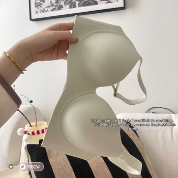 Liemenėlė su viela, nailoninis audinys, pilnas kupolas, ploni formuoti puodeliai, užpakalinė keturių eilių kabliukų uždarymas