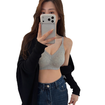 Cecily Krutch 8368 — dantelă cu fir, sutien cu cupă 3/4, cupe din burete, material Nylon, căptușeală Nylon, închidere spate cu patru rânduri de cârlige, bretele fixe