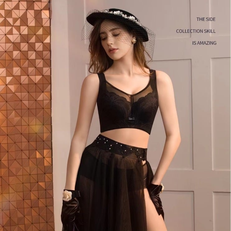 Liemenėlė su ultra plonais formuojamais kaušeliais, nėriniai nailono audinys, fiksuotos dvigubos petnešos, nugaros kabliukų su šešiais eilutėmis