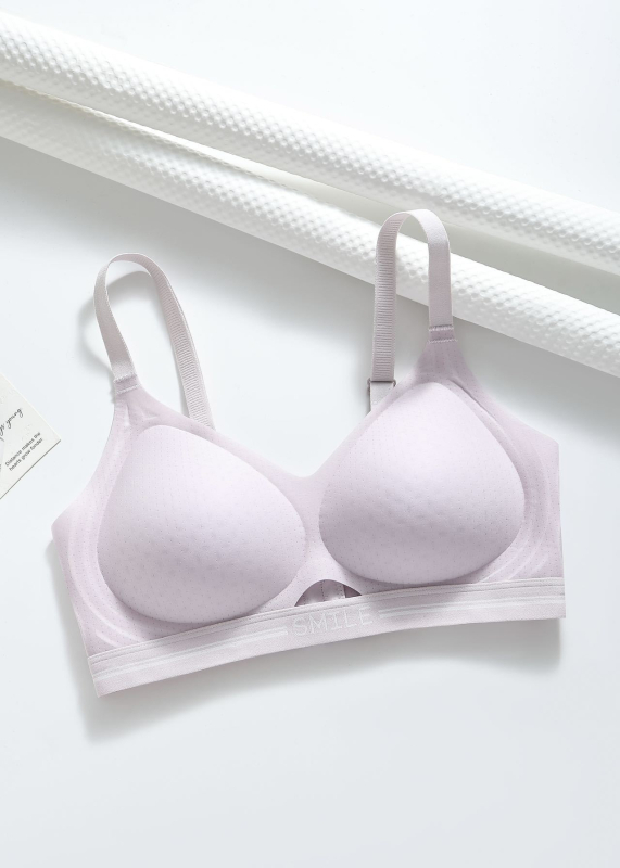 9322 be siūlių, ultra plona push-up liemenėlė, 3/4 taurė, vidutinio formos kaušelis, fiksuoti dvigubi petnešos, keturi užsegimai nugaros dalyje, medvilniniai kaušeliai