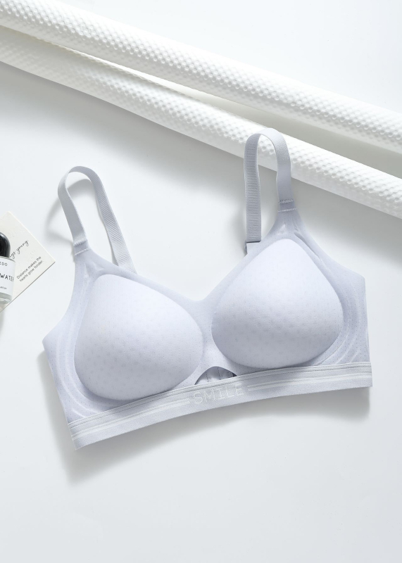 9322 be siūlių, ultra plona push-up liemenėlė, 3/4 taurė, vidutinio formos kaušelis, fiksuoti dvigubi petnešos, keturi užsegimai nugaros dalyje, medvilniniai kaušeliai