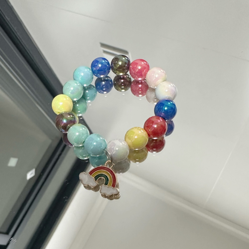 Vaikų apyrankė su vienaragio pakabuku — rankų darbo akriliniai karoliukai, animacinių personažų dizainas, logotipo spausdinimas įmanomas, amžiaus grupė 3-10 metų