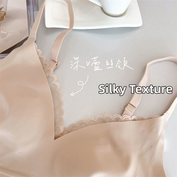 Σουτιέν με υπερ-λεπτές καλούπες από λατέξ, σχέδιο με αυτιά λαγού, σταθερές διπλές τιράντες, πίσω κούμπωμα με τρεις σειρές αγκύλων, ύφασμα νάιλον