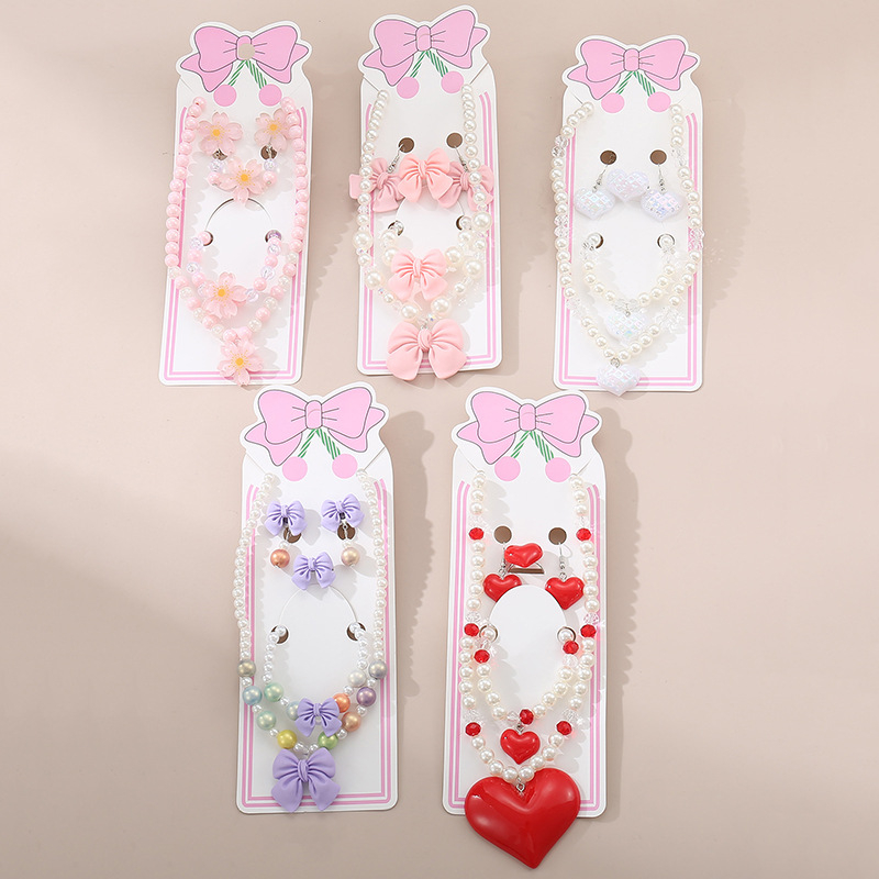 Laste kaelakee – Printsessi lind, rezina ripats, pallikäed grandine, küpsetuskatte