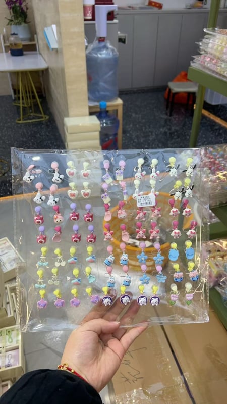 Laste kõrvaklipsid – tähtkujuline vorm, karikatuurstiil, sulam, printsesside sari