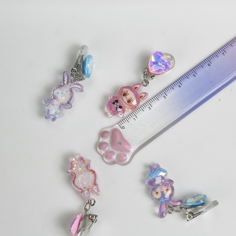 Laste kõrvaklipsud - käsitöö, plastikust/resiinist, sulamisse sisse pandud sulami ja kunstlike kividega, cartoon tegelased, printsessi seeria