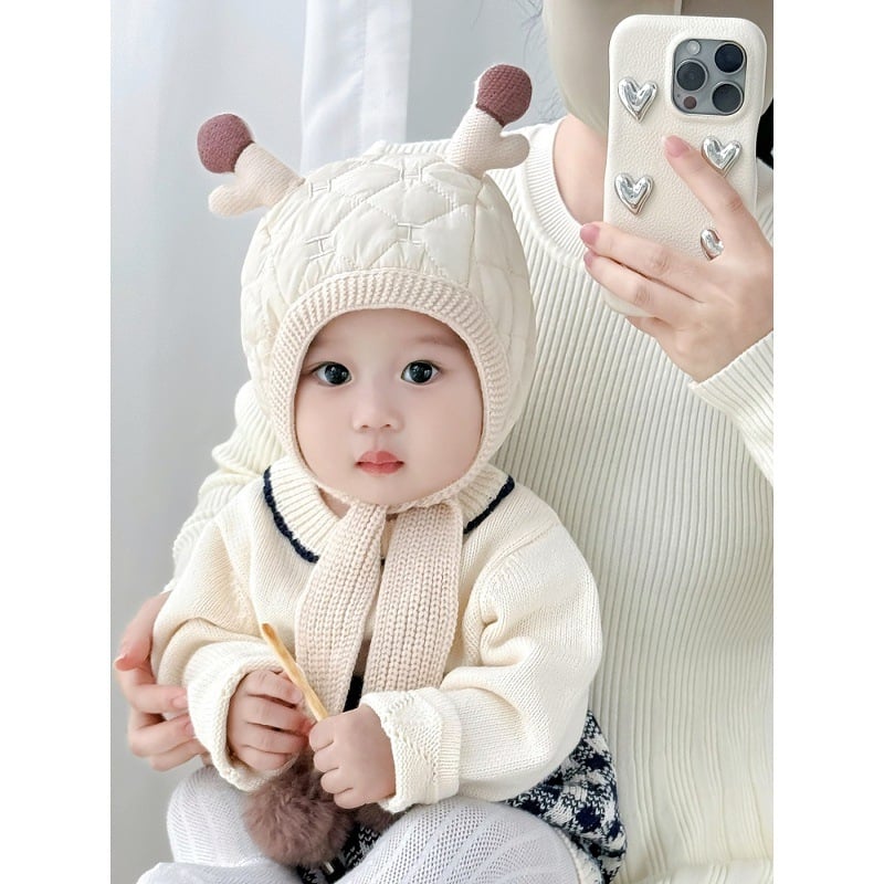 Kūdikių žieminė kepurė su integruotu šaliku ir ausų apsauga su elnio ragų motyvu – šilta, vėjui atspari, medvilnė