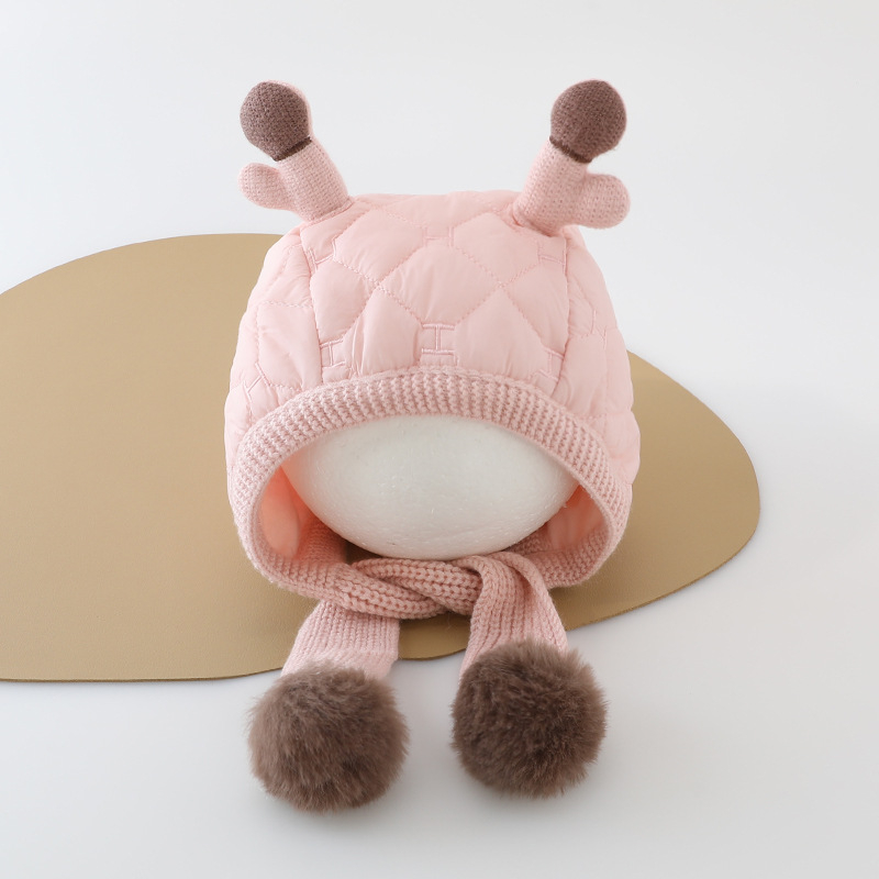 Kūdikių žieminė kepurė su integruotu šaliku ir ausų apsauga su elnio ragų motyvu – šilta, vėjui atspari, medvilnė