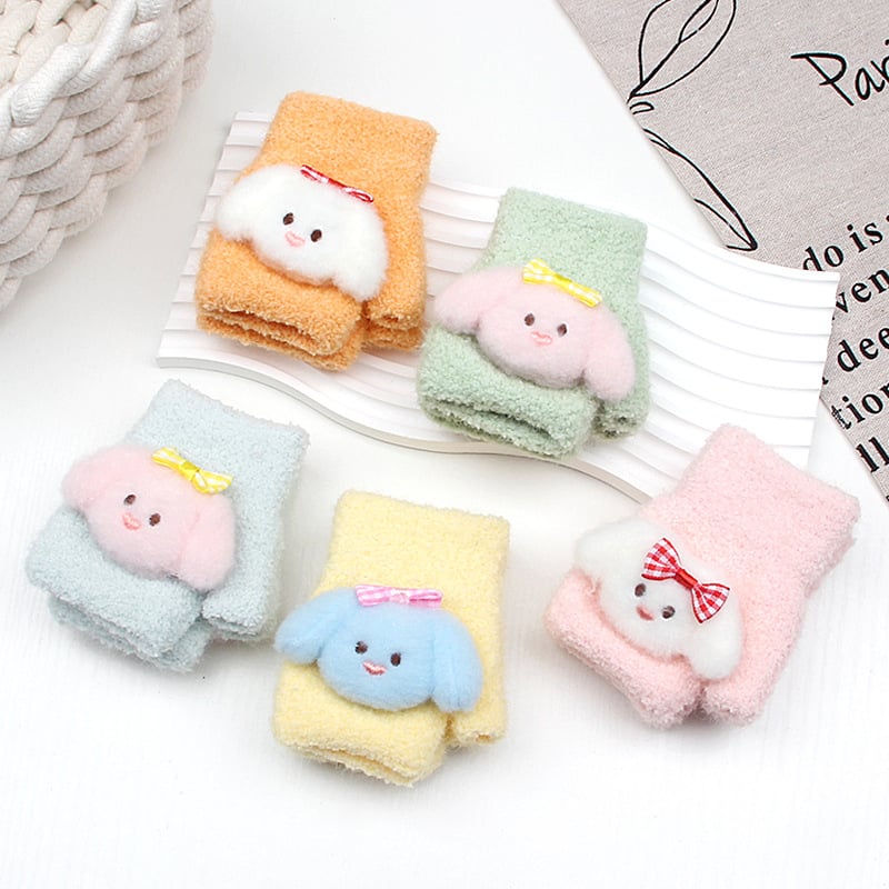 Beebide talvised sõrmikud 0–3 aastat, unisex, kootud veluurist, karikatuurimustriga, soojad.