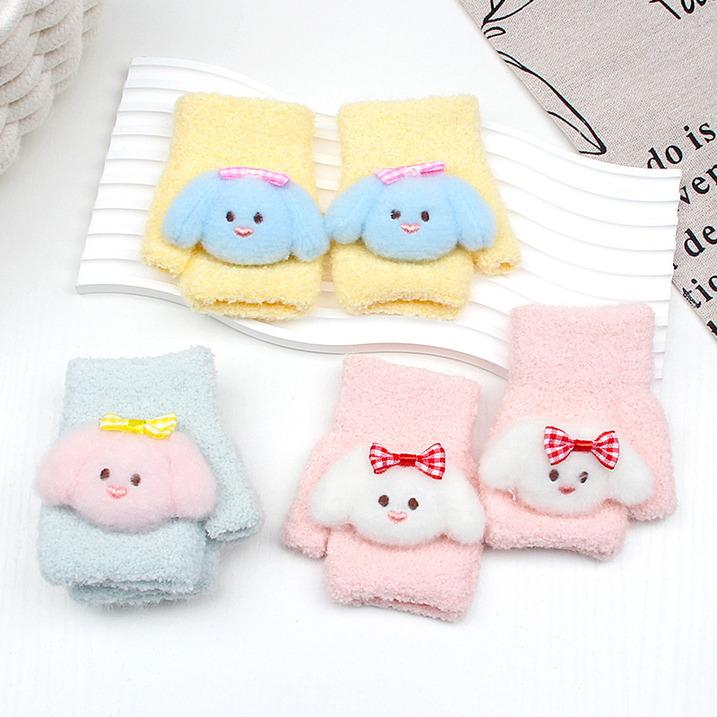 Beebide talvised sõrmikud 0–3 aastat, unisex, kootud veluurist, karikatuurimustriga, soojad.