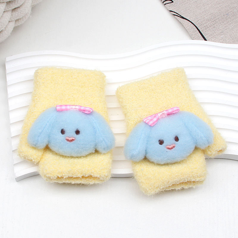 Beebide talvised sõrmikud 0–3 aastat, unisex, kootud veluurist, karikatuurimustriga, soojad.