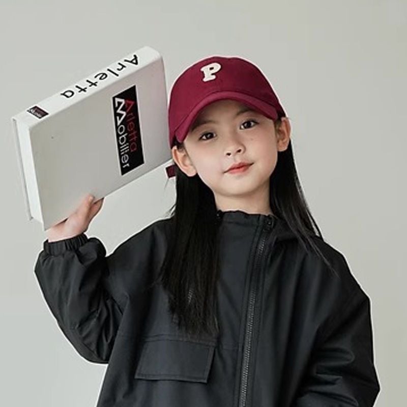 Детска козиркова шапка, куполна форма, ветроустойчива, акрилно влакно, пролет 2025