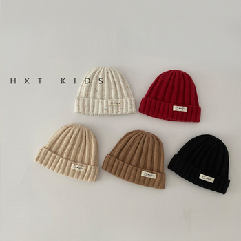 Вълнена детска шапка с куполна форма – поддържа топло и ветроустойчива; подходяща за 6–12 месеца и 1–2 години; тай дай технология; персонализиран моден стил