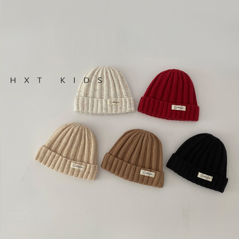 Вълнена детска шапка с куполна форма – поддържа топло и ветроустойчива; подходяща за 6–12 месеца и 1–2 години; тай дай технология; персонализиран моден стил