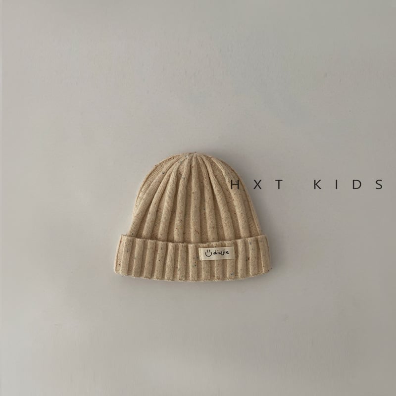 Вълнена детска шапка с куполна форма – поддържа топло и ветроустойчива; подходяща за 6–12 месеца и 1–2 години; тай дай технология; персонализиран моден стил