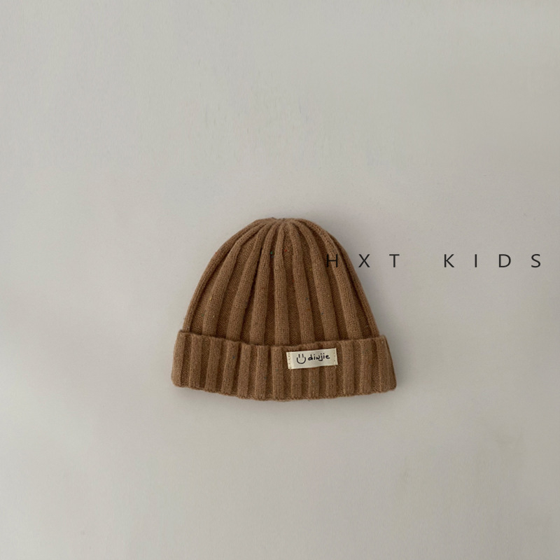 Вълнена детска шапка с куполна форма – поддържа топло и ветроустойчива; подходяща за 6–12 месеца и 1–2 години; тай дай технология; персонализиран моден стил