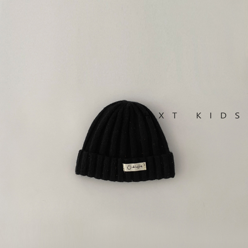 Вълнена детска шапка с куполна форма – поддържа топло и ветроустойчива; подходяща за 6–12 месеца и 1–2 години; тай дай технология; персонализиран моден стил