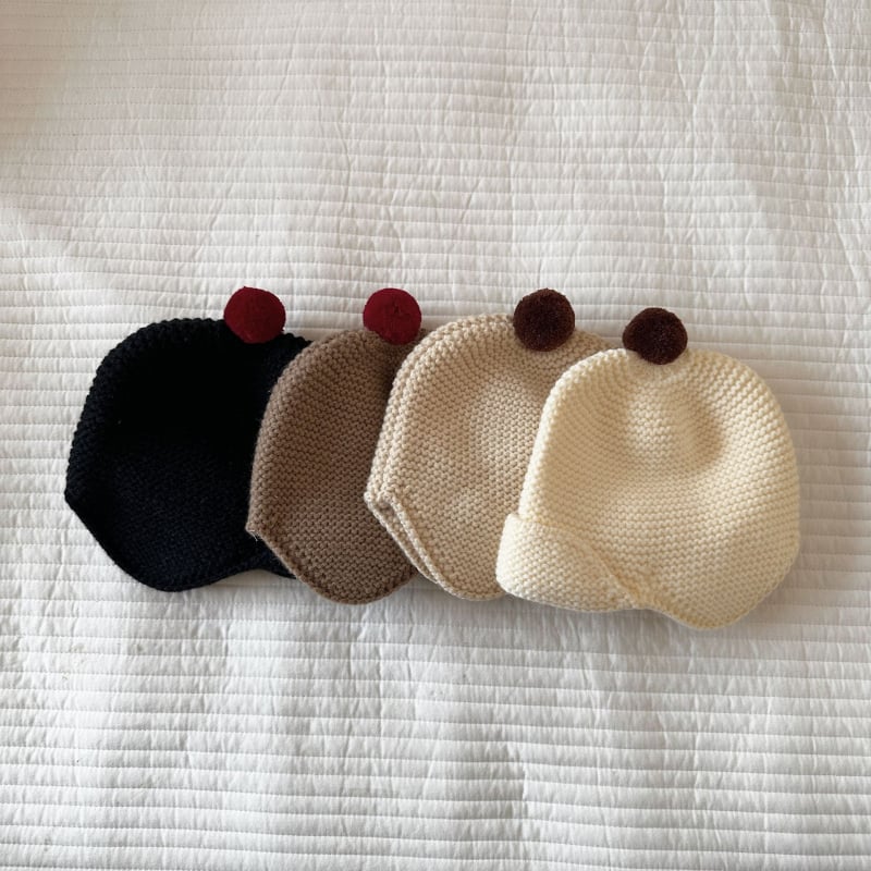 Плетена шапка за бебета с ушна защита – зимна акрилна плетка, дишаща, за 6–12 м, 1–2 г и 2–4 г