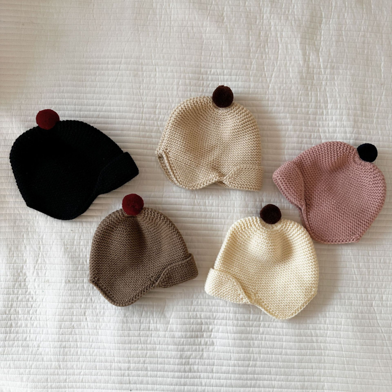 Плетена шапка за бебета с ушна защита – зимна акрилна плетка, дишаща, за 6–12 м, 1–2 г и 2–4 г