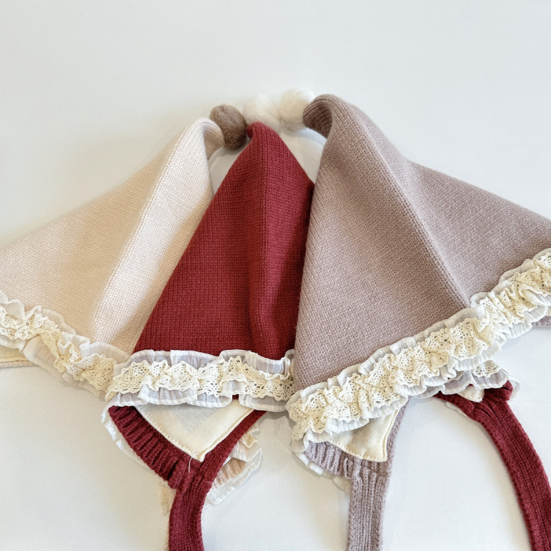 Laste talvemüts kaheskiire kõrvakaitsega, lille- ja tähtmotiiv, tuulekindel, tie-dye efektiga kudum, vanus 6–12 kuud ja 1–2 aastat; võlur-mütsi stiil