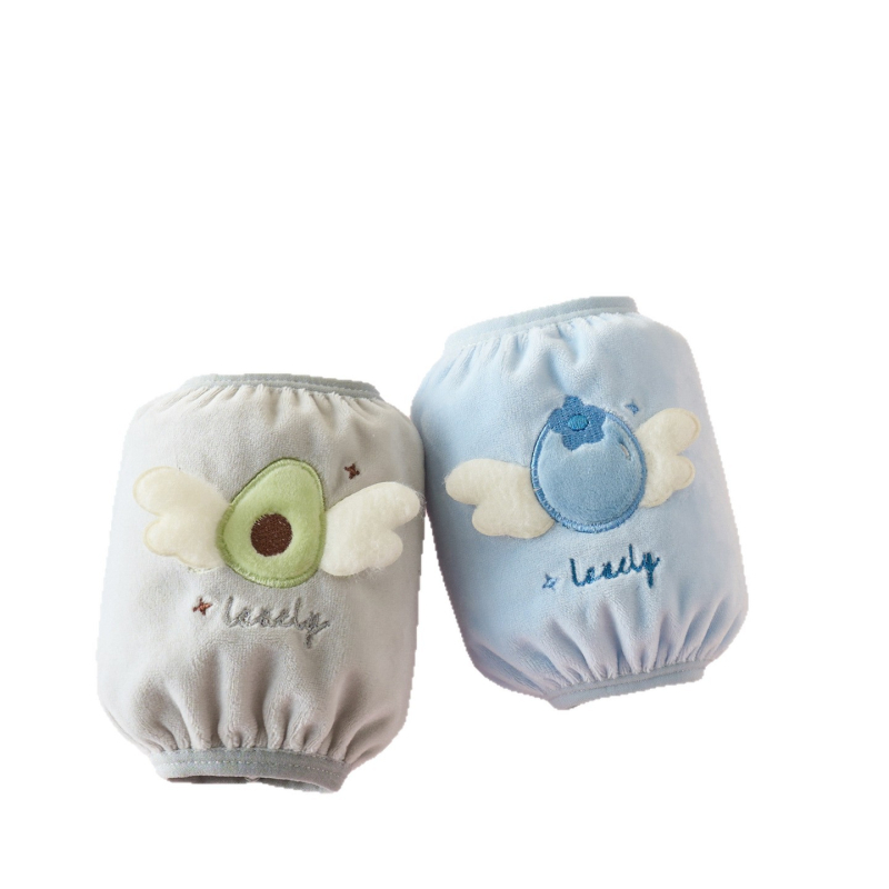 Laste veluurist varrukakaitsed – Mustuse vastane, Sügis–Talve hooaeg, Multikas muster, Vanusegrupp: 1–3 ja 3–8 aastat, Materjal: Muu