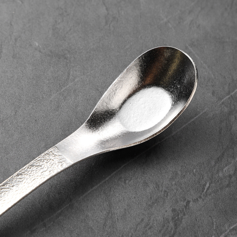 Κουταλάκι από καθαρό τιτάνιο με μοτίβο πάγου-κρυστάλλου και σφυρήλατη υφή, αντιβακτηριακό, μοντέρνος απλός σχεδιασμός για φαγητό και σούπα.