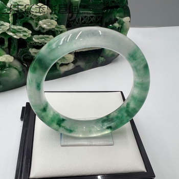 Jadeito imitacijos apyrankė su gėlių raštu, širdies formos dizainas, poliruota danga