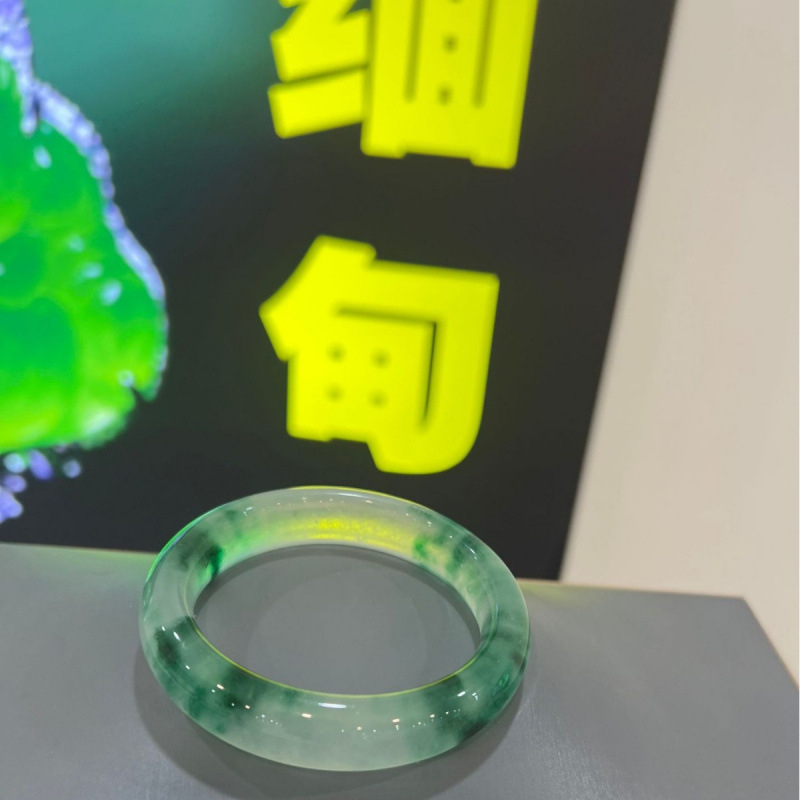 Jadeito imitacijos apyrankė su gėlių raštu, širdies formos dizainas, poliruota danga