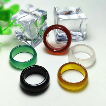 Žiedas iš agato, poliruotas paviršius, natūralus materialas, VS skaidrumas, apvalios formos