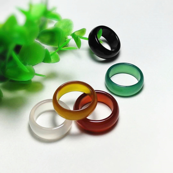 Žiedas iš agato, poliruotas paviršius, natūralus materialas, VS skaidrumas, apvalios formos