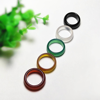 Žiedas iš agato, poliruotas paviršius, natūralus materialas, VS skaidrumas, apvalios formos