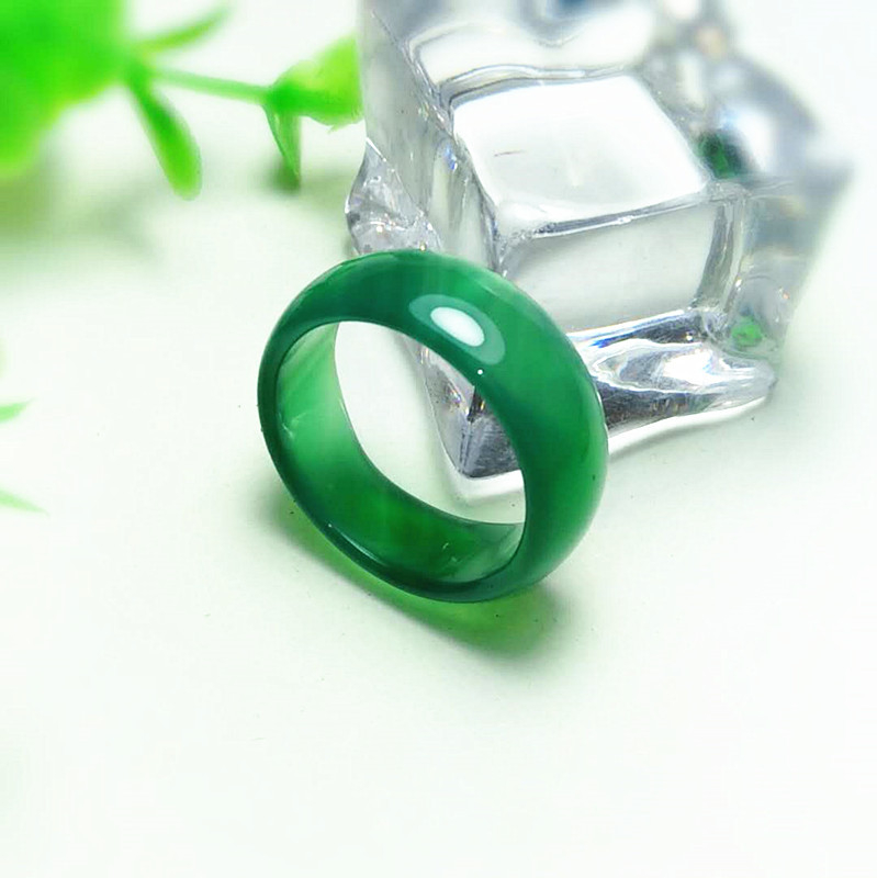 Žiedas iš agato, poliruotas paviršius, natūralus materialas, VS skaidrumas, apvalios formos