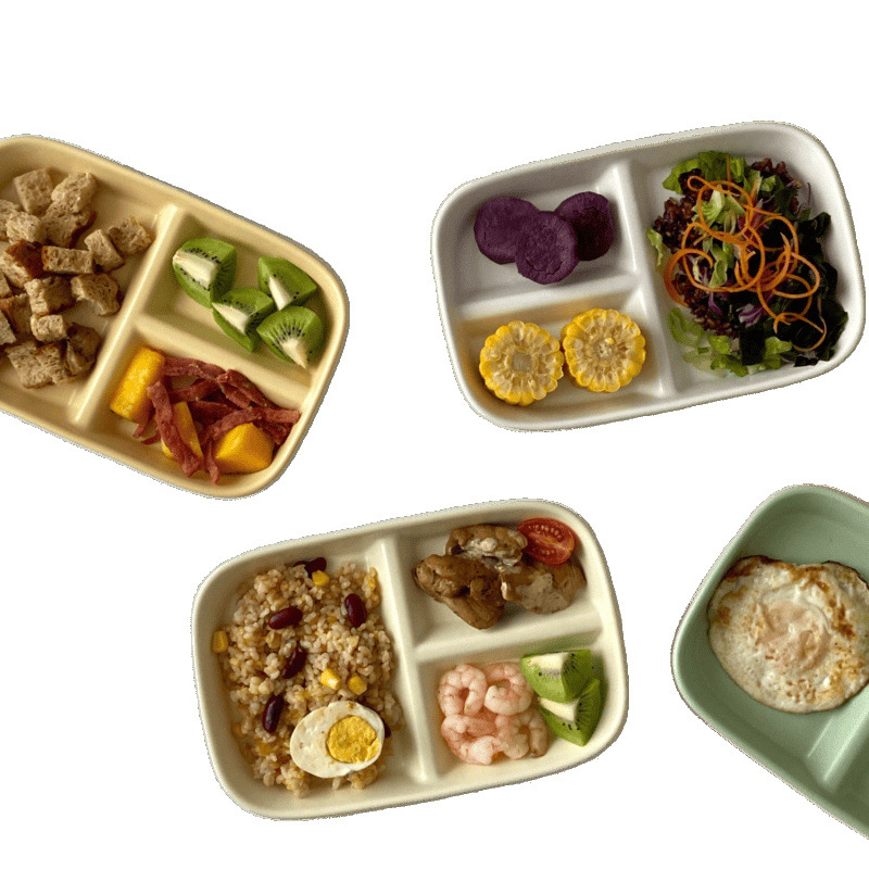 Jaotatud hommikusöögi taldrik jaotustestidega, portsioneeritud keraamiline taldrik täiskasvanutele, ühe inimese portsjon, kaasaegne minimalism, uus hiina stiil