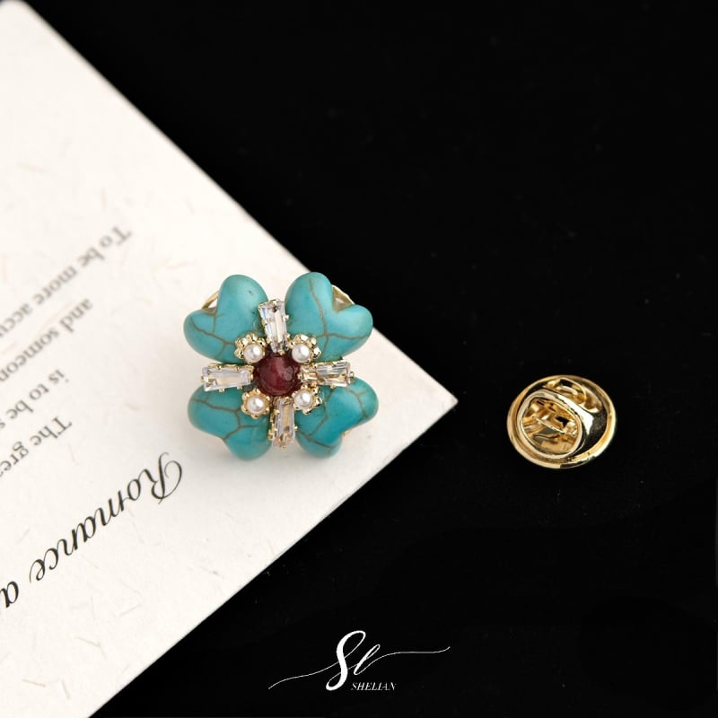 Καρφίτσα: Χειροποίητο μοτίβο πεταλούδας με ανάμικτα υλικά; σχήματα: ζώο και λουλούδι; διακοσμητικό, αντι-έκθεση, πρωτότυπος σχεδιασμός.