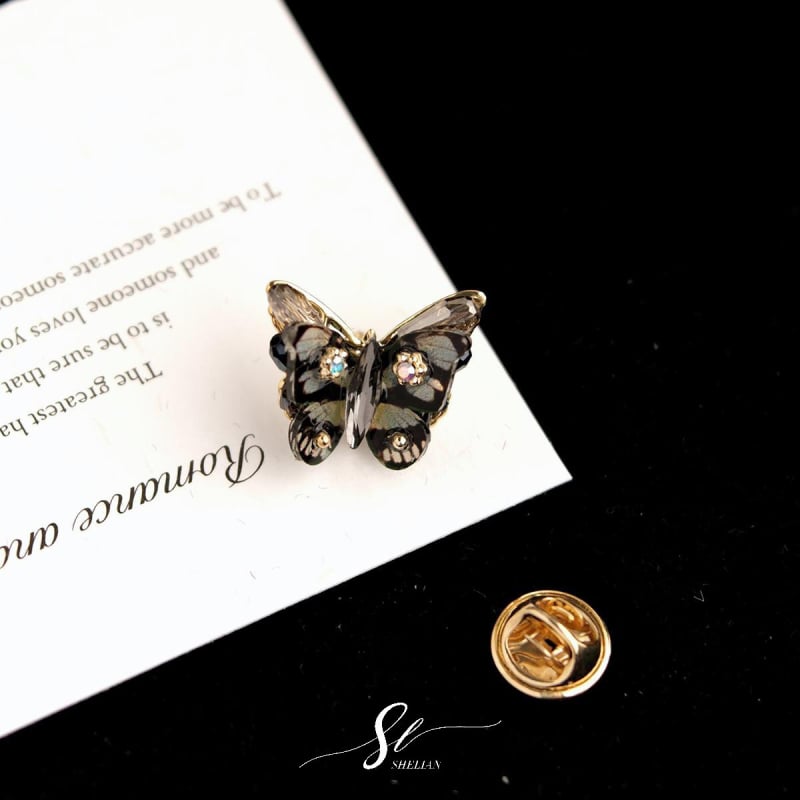 Καρφίτσα: Χειροποίητο μοτίβο πεταλούδας με ανάμικτα υλικά; σχήματα: ζώο και λουλούδι; διακοσμητικό, αντι-έκθεση, πρωτότυπος σχεδιασμός.