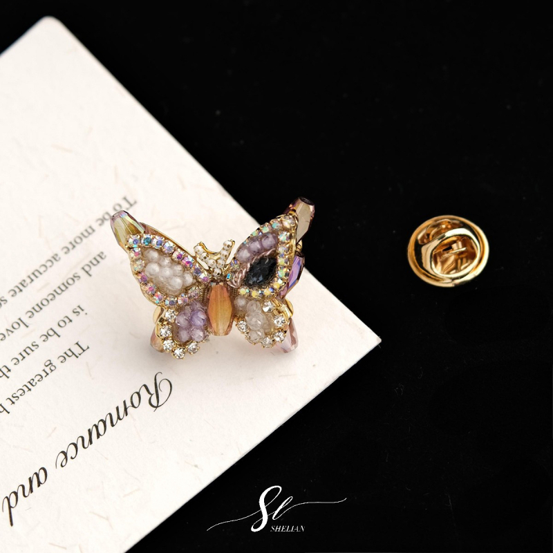 Καρφίτσα: Χειροποίητο μοτίβο πεταλούδας με ανάμικτα υλικά; σχήματα: ζώο και λουλούδι; διακοσμητικό, αντι-έκθεση, πρωτότυπος σχεδιασμός.